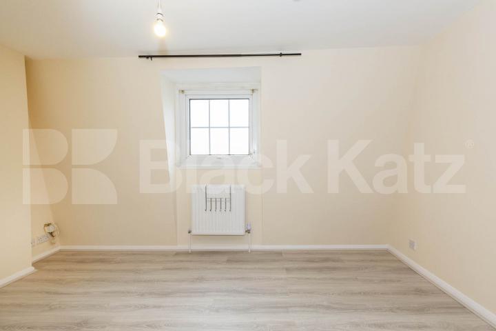 Newly refurbished 4 bed property located near Shoreditch Park Hoxton Street, Hoxton